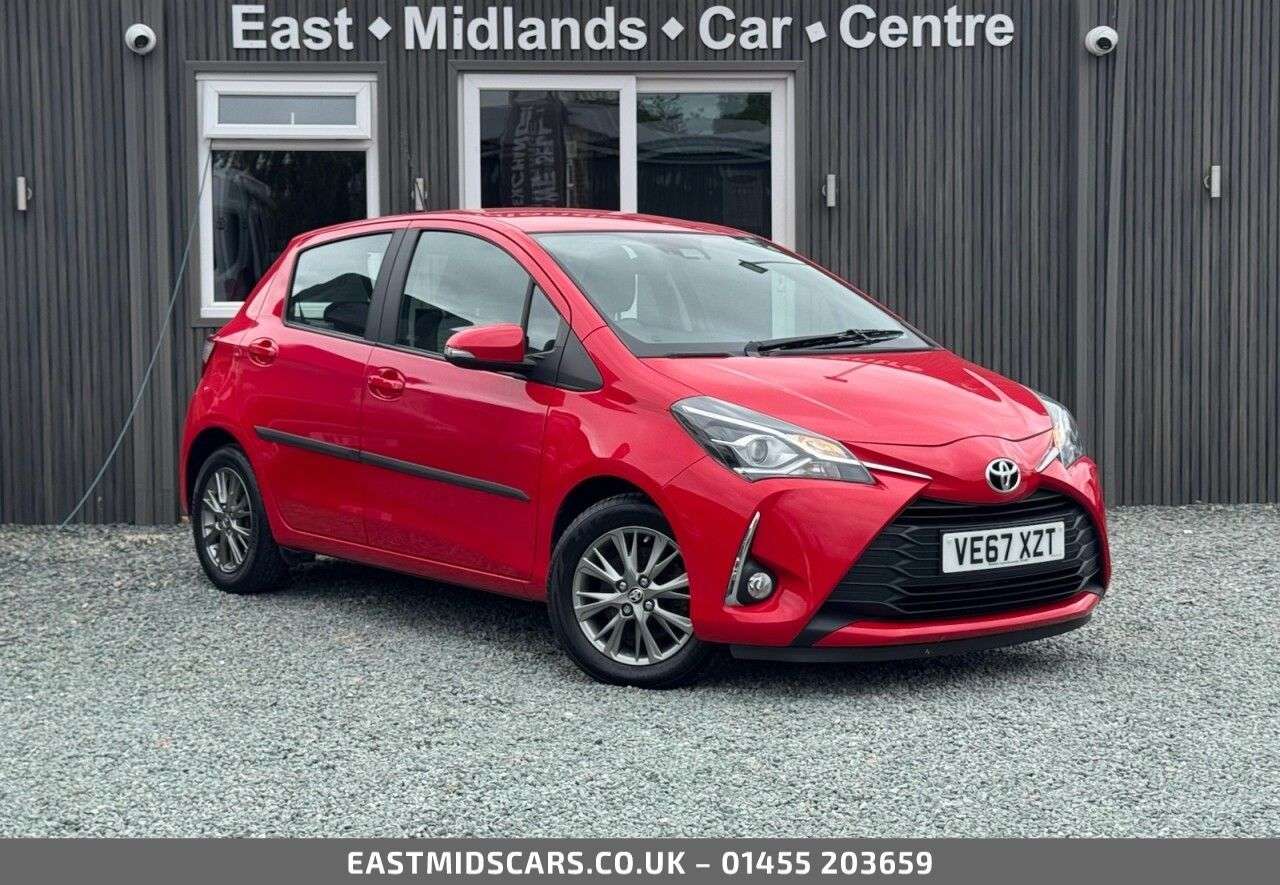 A 2018 TOYOTA YARIS 1.5 VVT-i Icon Hatchback 5dr Petrol Manual Euro 6 (111 ps) A 2018 TOYOTA YARIS 1.5 VVT-i Icon Hatchback 5dr Petrol Manual Euro 6 (111 ps)