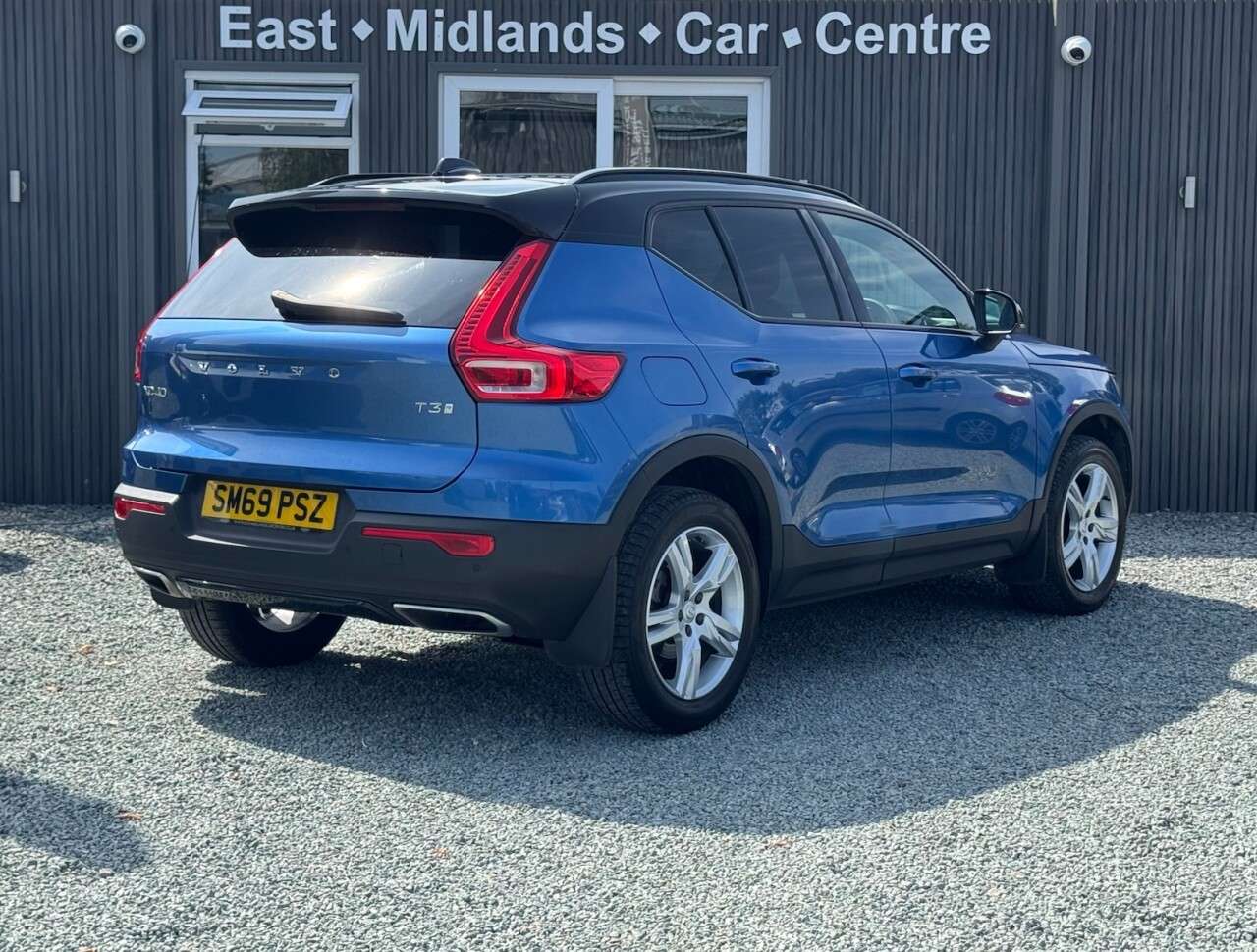 A 2020 VOLVO XC40 1.5 T3 R-Design SUV 5dr Petrol Auto Euro 6 (s/s) (163 ps) A 2020 VOLVO XC40 1.5 T3 R-Design SUV 5dr Petrol Auto Euro 6 (s/s) (163 ps)
