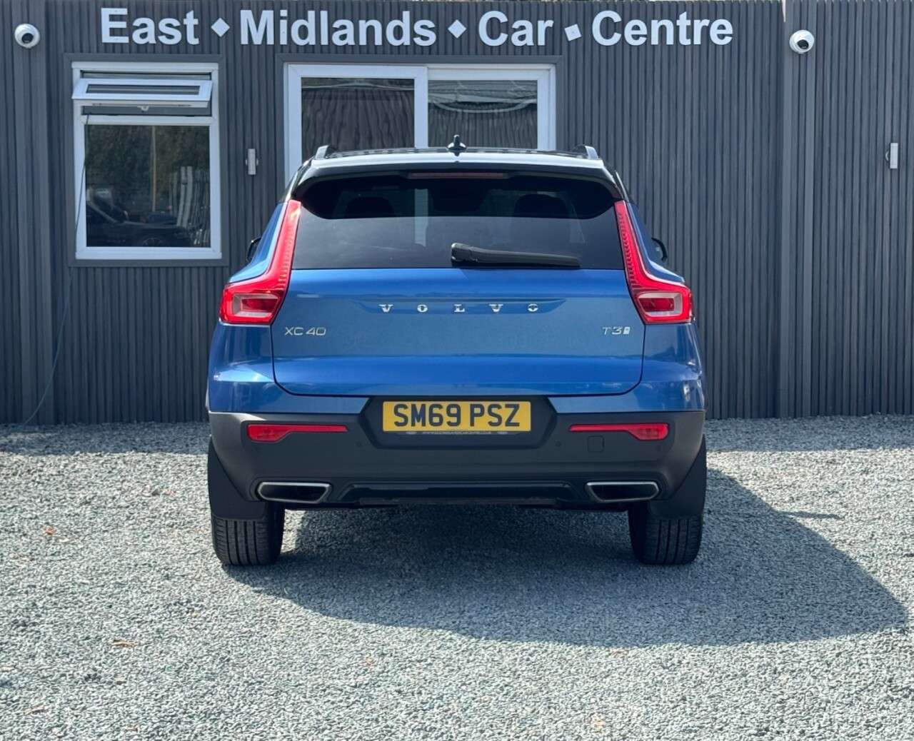 2020 VOLVO XC40 2020 VOLVO XC40