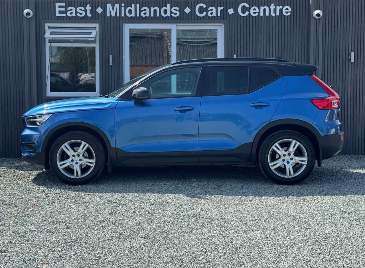 2020 VOLVO XC40 2020 VOLVO XC40