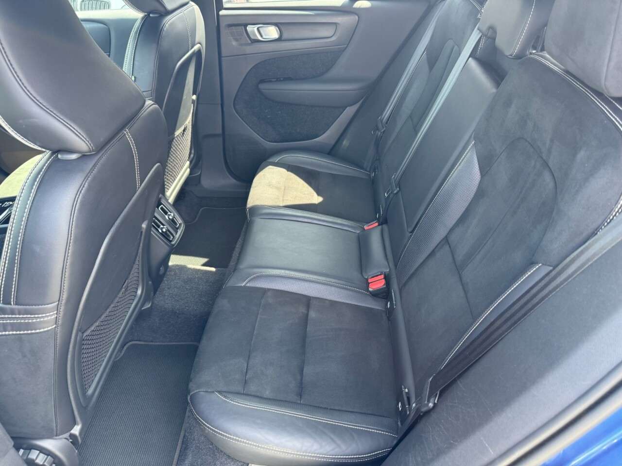 2020 VOLVO XC40 2020 VOLVO XC40
