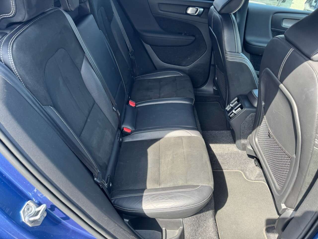 2020 VOLVO XC40 2020 VOLVO XC40