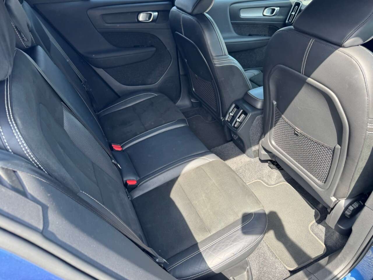 2020 VOLVO XC40 2020 VOLVO XC40