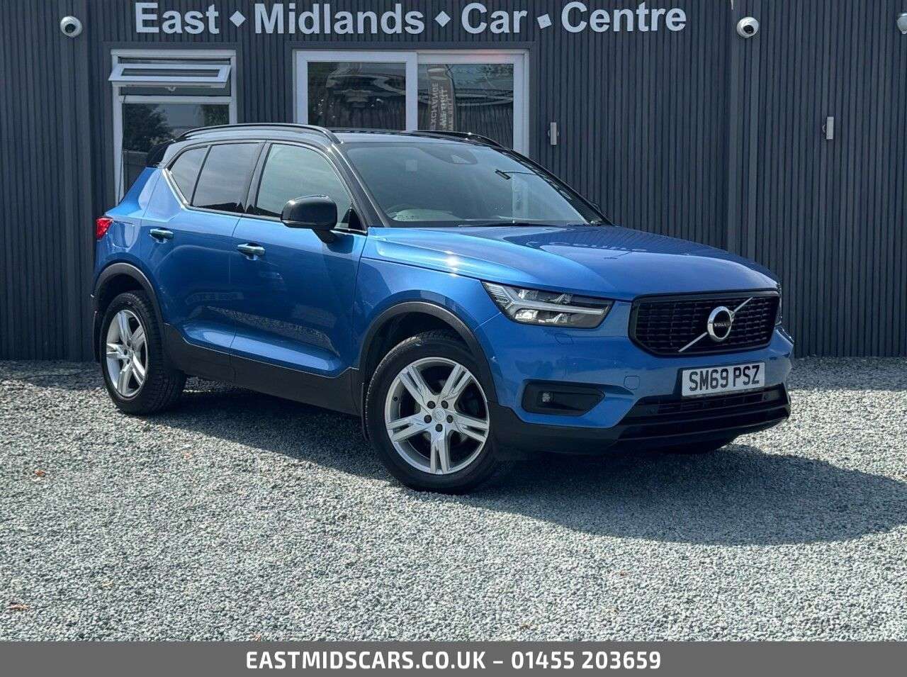 A 2020 VOLVO XC40 1.5 T3 R-Design SUV 5dr Petrol Auto Euro 6 (s/s) (163 ps) A 2020 VOLVO XC40 1.5 T3 R-Design SUV 5dr Petrol Auto Euro 6 (s/s) (163 ps)