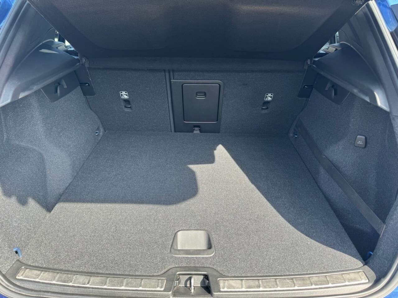 2020 VOLVO XC40 2020 VOLVO XC40