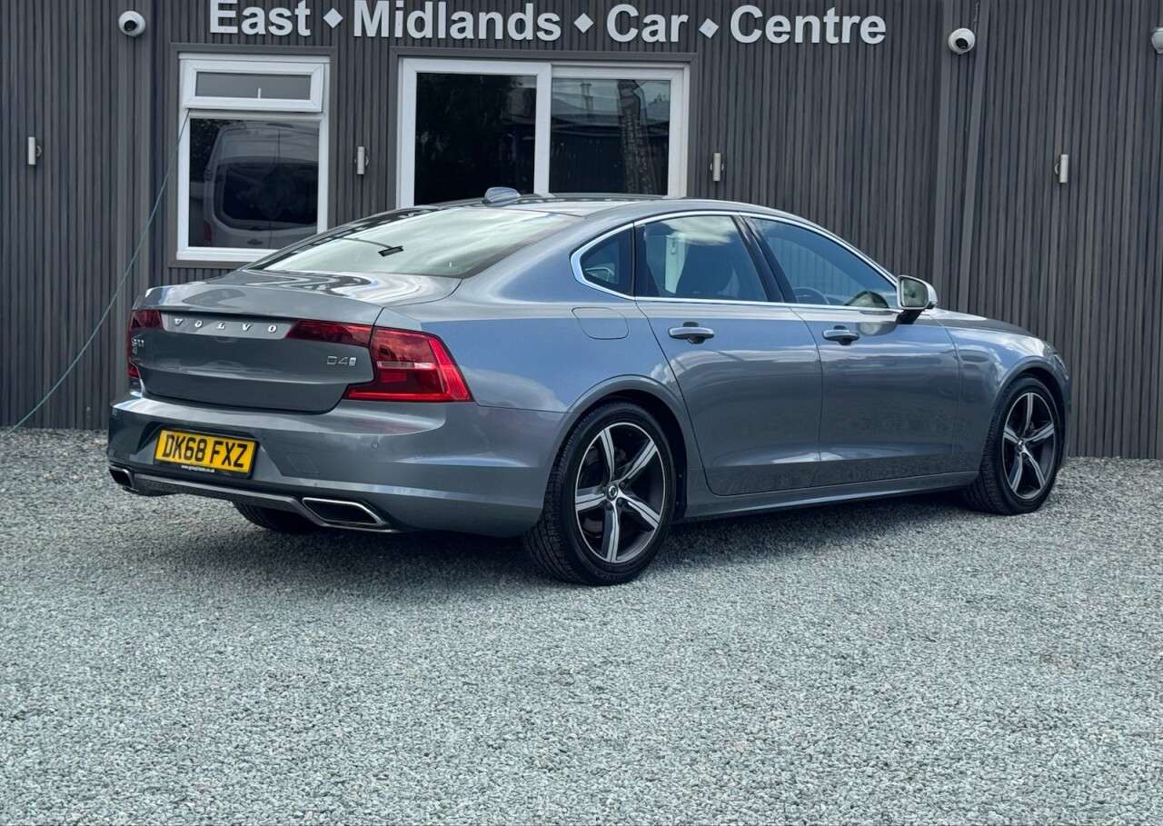A 2018 VOLVO S90 2.0 D4 R-Design Saloon 4dr Diesel Auto Euro 6 (s/s) (190 ps) A 2018 VOLVO S90 2.0 D4 R-Design Saloon 4dr Diesel Auto Euro 6 (s/s) (190 ps)