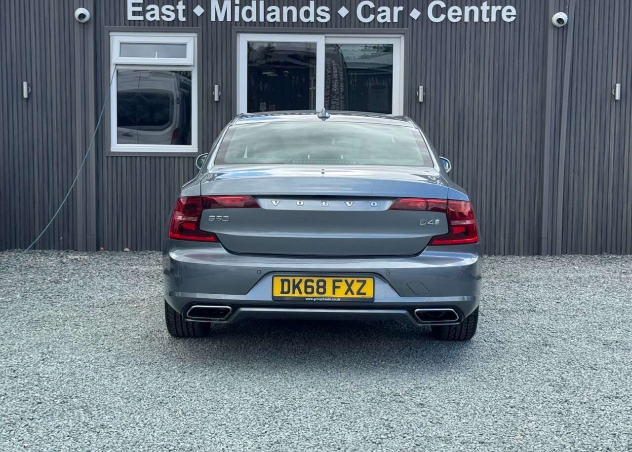 2018 VOLVO S90 2018 VOLVO S90