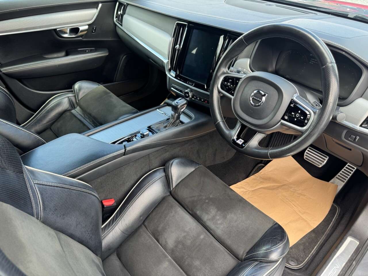 2018 VOLVO S90 2018 VOLVO S90
