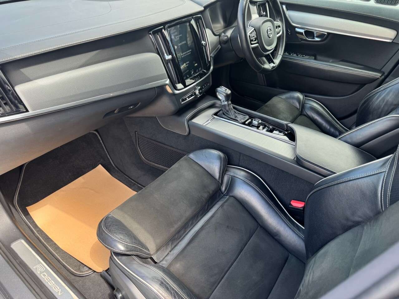 2018 VOLVO S90 2018 VOLVO S90