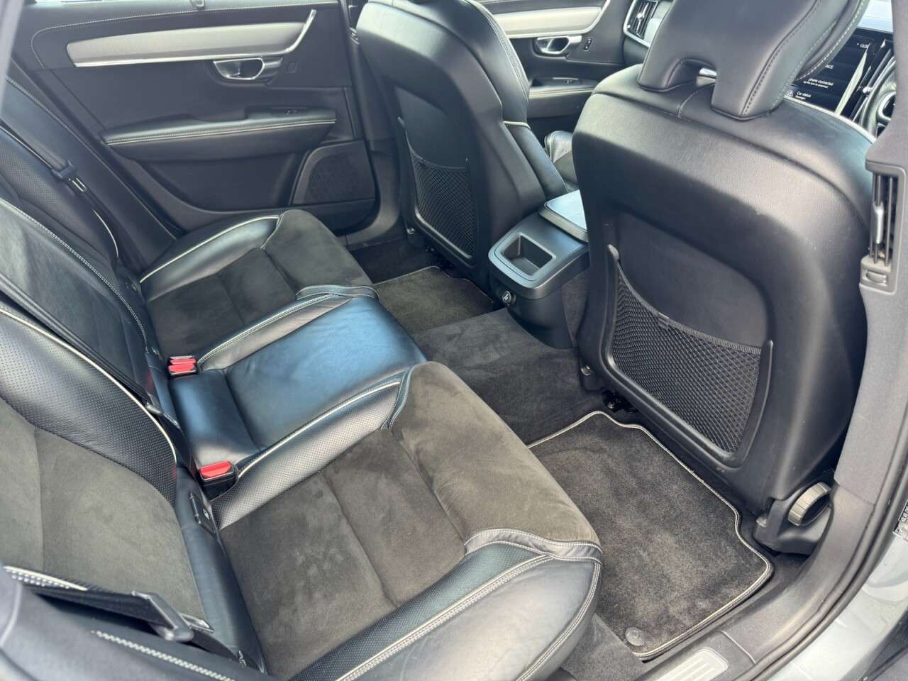 2018 VOLVO S90 2018 VOLVO S90