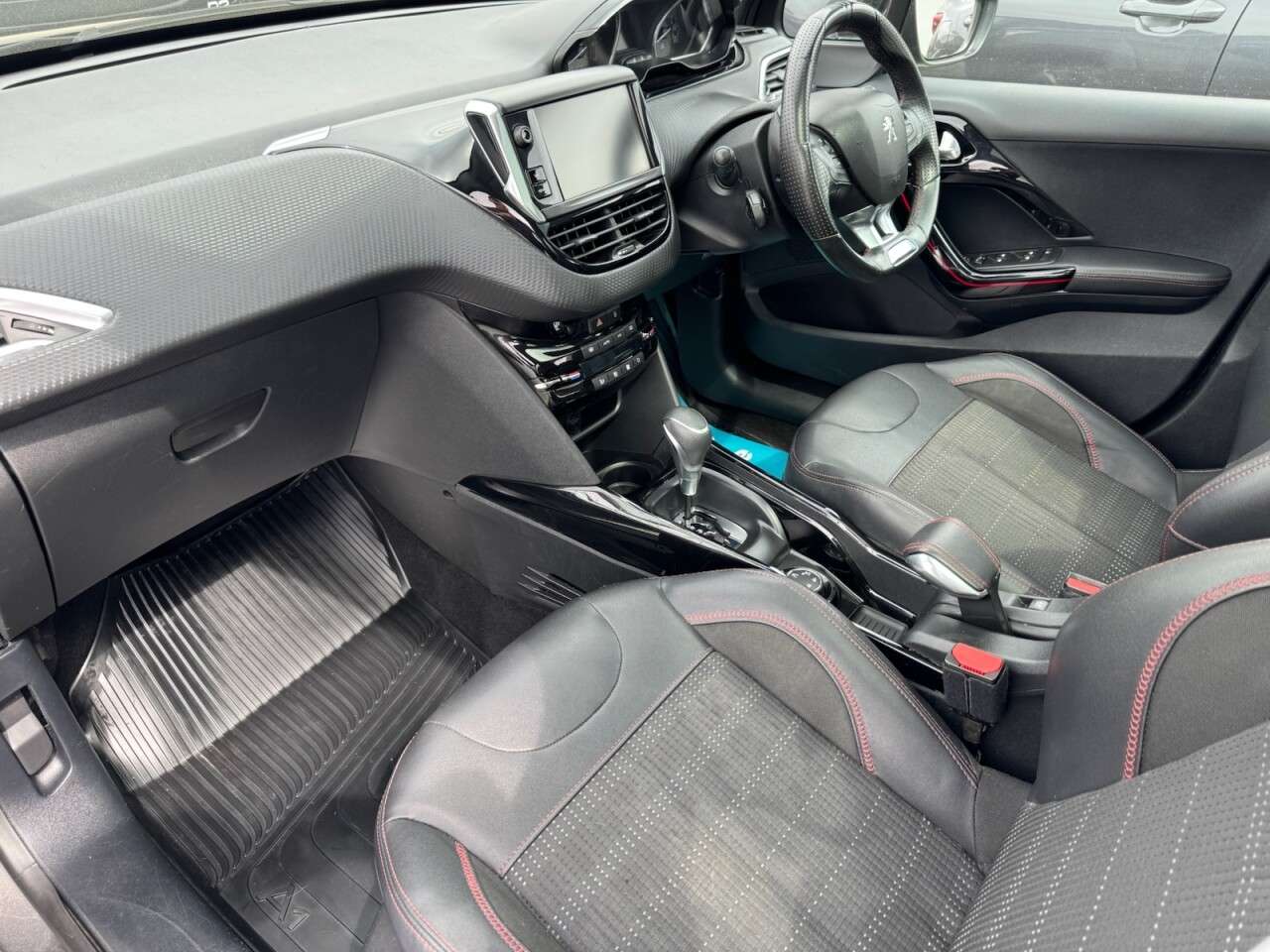 2018 PEUGEOT 2008 2018 PEUGEOT 2008