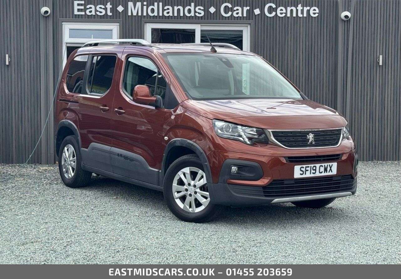 A 2019 PEUGEOT RIFTER 1.5 BlueHDi Allure Standard MPV 5dr Diesel Manual Euro 6 (100 ps) A 2019 PEUGEOT RIFTER 1.5 BlueHDi Allure Standard MPV 5dr Diesel Manual Euro 6 (100 ps)