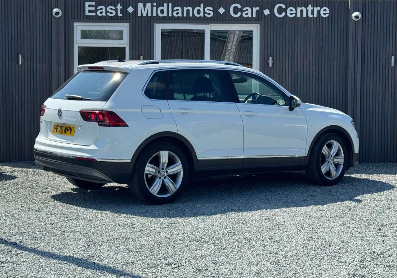 A 2020 VOLKSWAGEN TIGUAN 2.0 TDI SEL SUV 5dr Diesel DSG Euro 6 (s/s) (150 ps) A 2020 VOLKSWAGEN TIGUAN 2.0 TDI SEL SUV 5dr Diesel DSG Euro 6 (s/s) (150 ps)