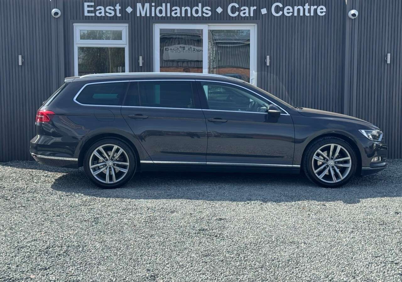 A 2016 VOLKSWAGEN PASSAT 2.0 TDI BlueMotion Tech GT Estate 5dr Diesel DSG Euro 6 (s/s) (150 ps) A 2016 VOLKSWAGEN PASSAT 2.0 TDI BlueMotion Tech GT Estate 5dr Diesel DSG Euro 6 (s/s) (150 ps)