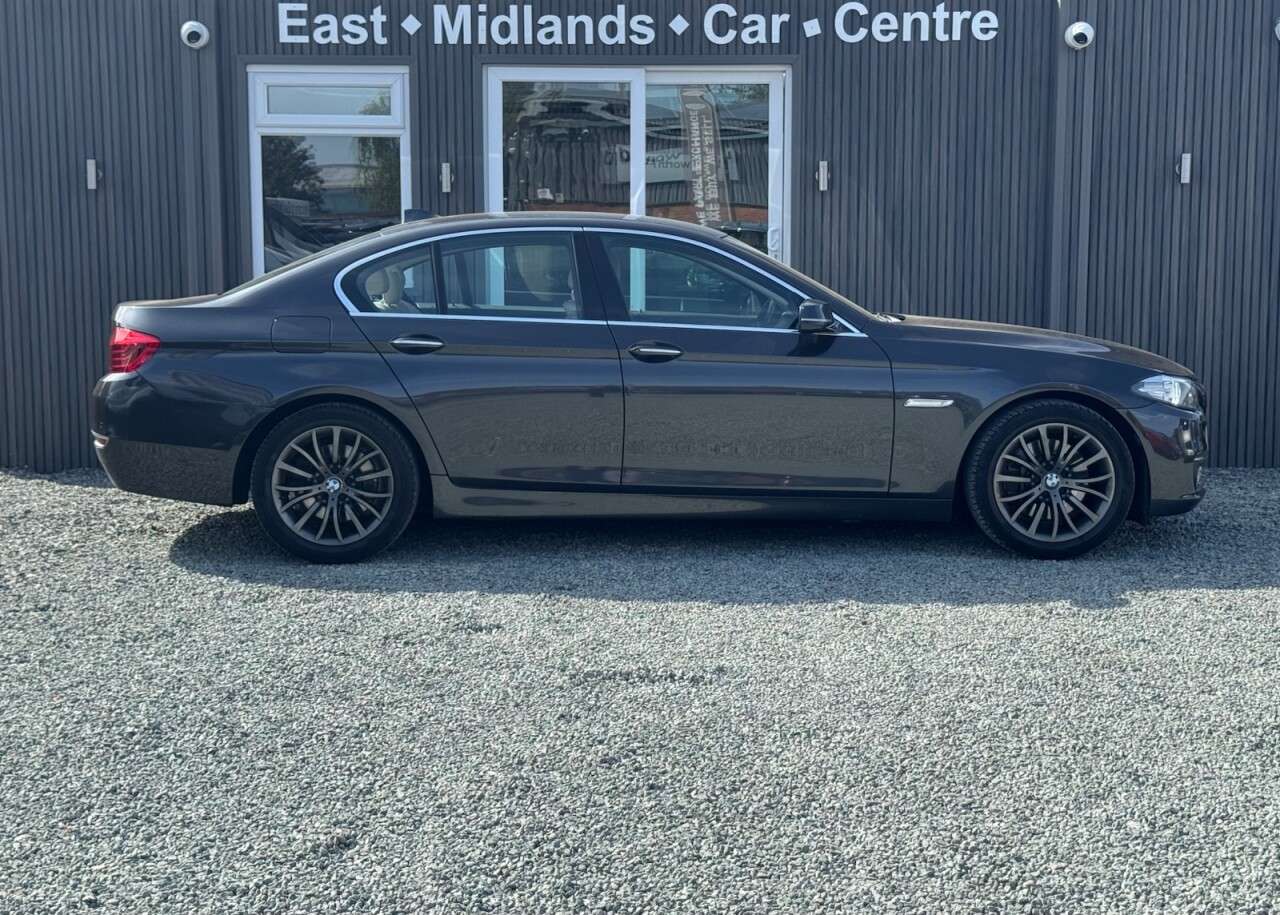 A 2014 BMW 5 SERIES 2.0 525d Luxury Saloon 4dr Diesel Auto Euro 6 (s/s) (218 ps) A 2014 BMW 5 SERIES 2.0 525d Luxury Saloon 4dr Diesel Auto Euro 6 (s/s) (218 ps)