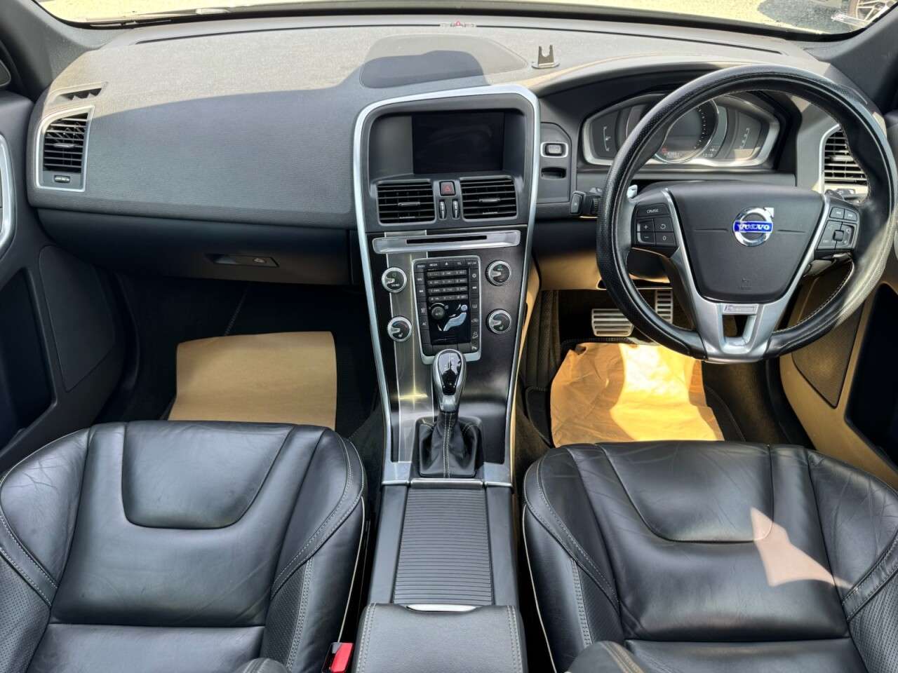2016 VOLVO XC60 2016 VOLVO XC60