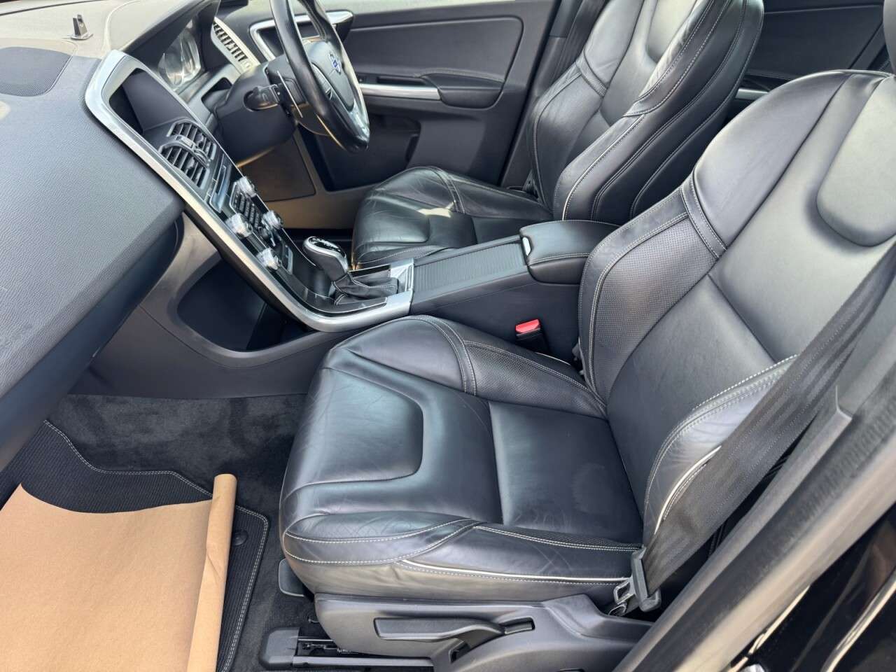 2016 VOLVO XC60 2016 VOLVO XC60