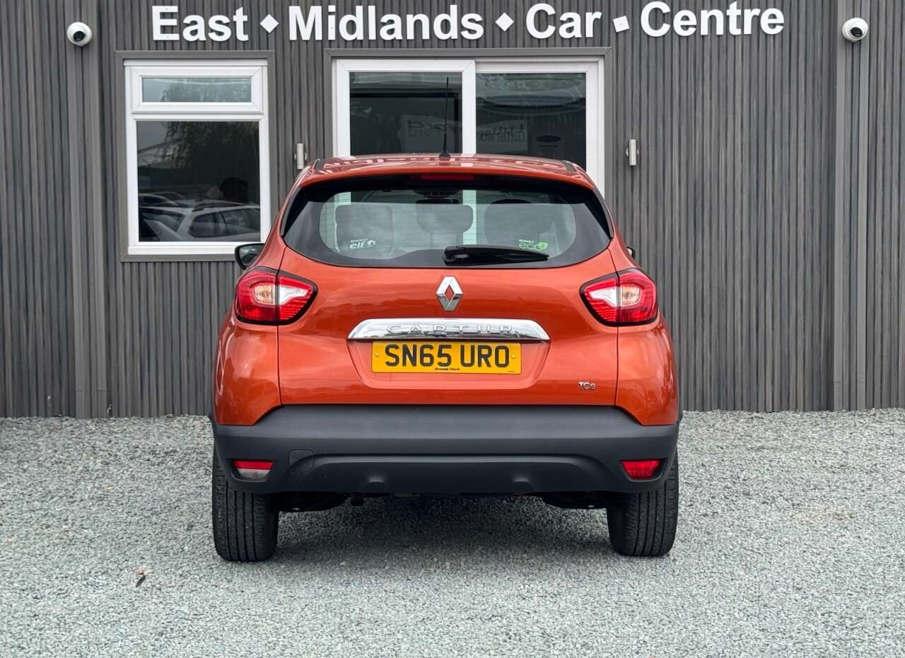 A 2015 RENAULT CAPTUR 0.9 TCe ENERGY Dynamique Nav SUV 5dr Petrol Manual Euro 6 (s/s) (90 ps) A 2015 RENAULT CAPTUR 0.9 TCe ENERGY Dynamique Nav SUV 5dr Petrol Manual Euro 6 (s/s) (90 ps)