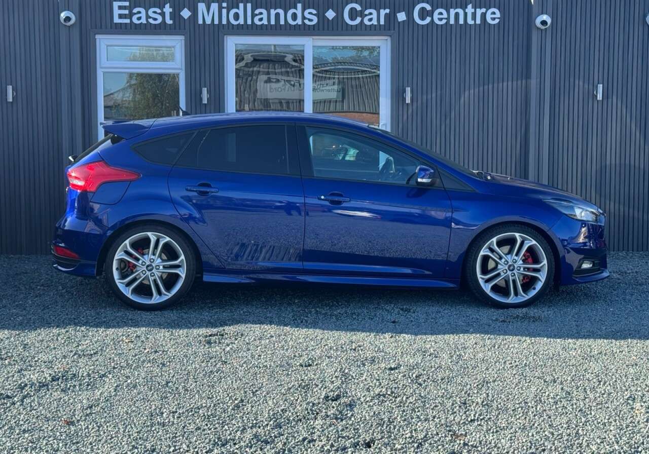 A 2018 FORD FOCUS 2.0 TDCi ST-2 Hatchback 5dr Diesel Manual Euro 6 (s/s) (185 ps) A 2018 FORD FOCUS 2.0 TDCi ST-2 Hatchback 5dr Diesel Manual Euro 6 (s/s) (185 ps)