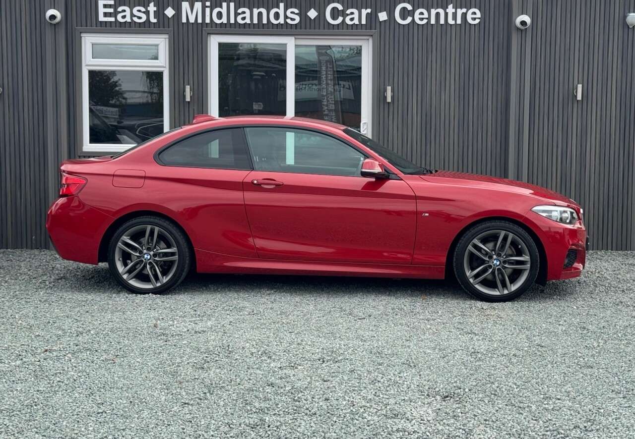 A 2019 BMW 2 SERIES 2.0 220d M Sport Coupe 2dr Diesel Auto xDrive Euro 6 (s/s) (190 ps) A 2019 BMW 2 SERIES 2.0 220d M Sport Coupe 2dr Diesel Auto xDrive Euro 6 (s/s) (190 ps)