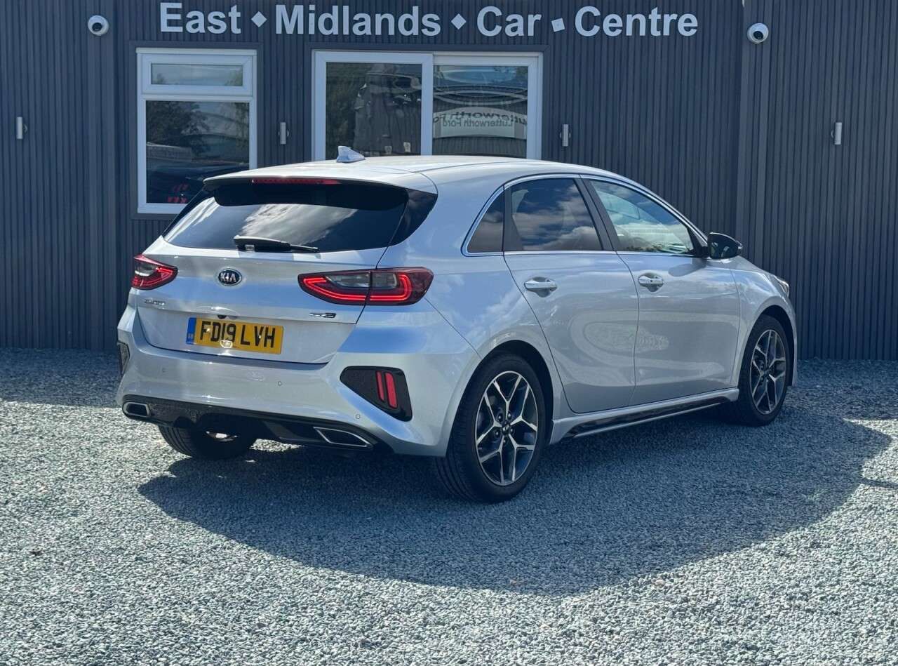 A 2019 KIA CEED 1.0 T-GDi GT-Line Hatchback 5dr Petrol Manual Euro 6 (s/s) (118 bhp) A 2019 KIA CEED 1.0 T-GDi GT-Line Hatchback 5dr Petrol Manual Euro 6 (s/s) (118 bhp)