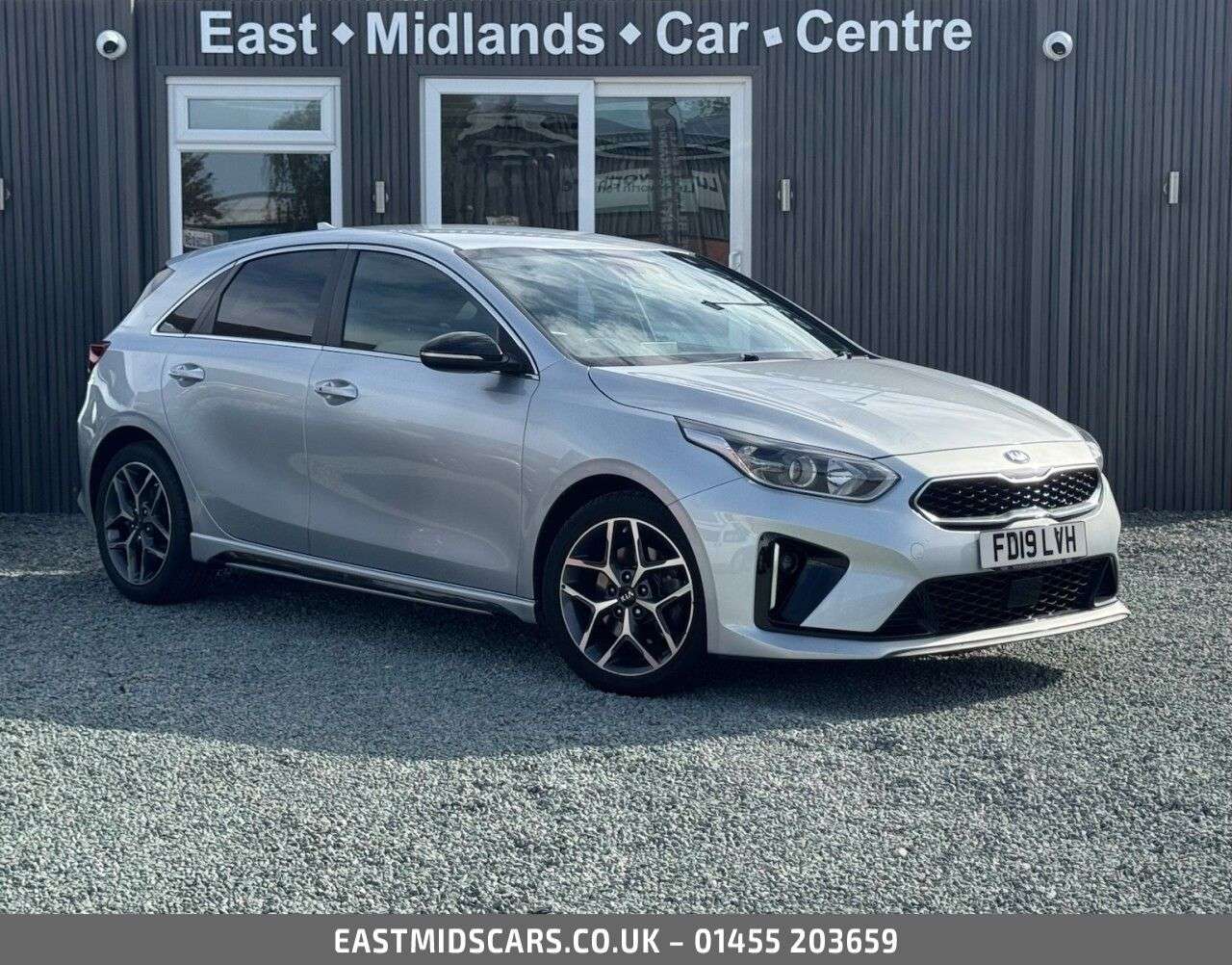 A 2019 KIA CEED 1.0 T-GDi GT-Line Hatchback 5dr Petrol Manual Euro 6 (s/s) (118 bhp) A 2019 KIA CEED 1.0 T-GDi GT-Line Hatchback 5dr Petrol Manual Euro 6 (s/s) (118 bhp)