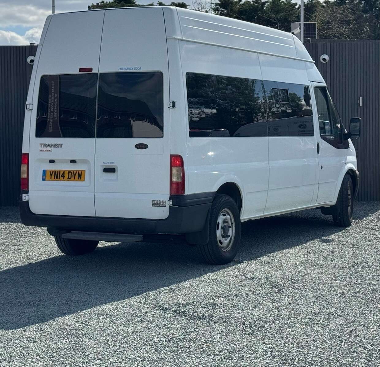 A 2014 FORD TRANSIT 2.2 TDCi 350 Panel Van 3dr Diesel Manual FWD L2 H3 (209 g/km, 123 bhp) A 2014 FORD TRANSIT 2.2 TDCi 350 Panel Van 3dr Diesel Manual FWD L2 H3 (209 g/km, 123 bhp)