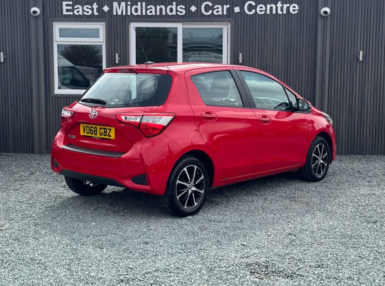 A 2018 TOYOTA YARIS 1.5 VVT-i Icon Tech Hatchback 5dr Petrol Manual Euro 6 (111 ps) A 2018 TOYOTA YARIS 1.5 VVT-i Icon Tech Hatchback 5dr Petrol Manual Euro 6 (111 ps)