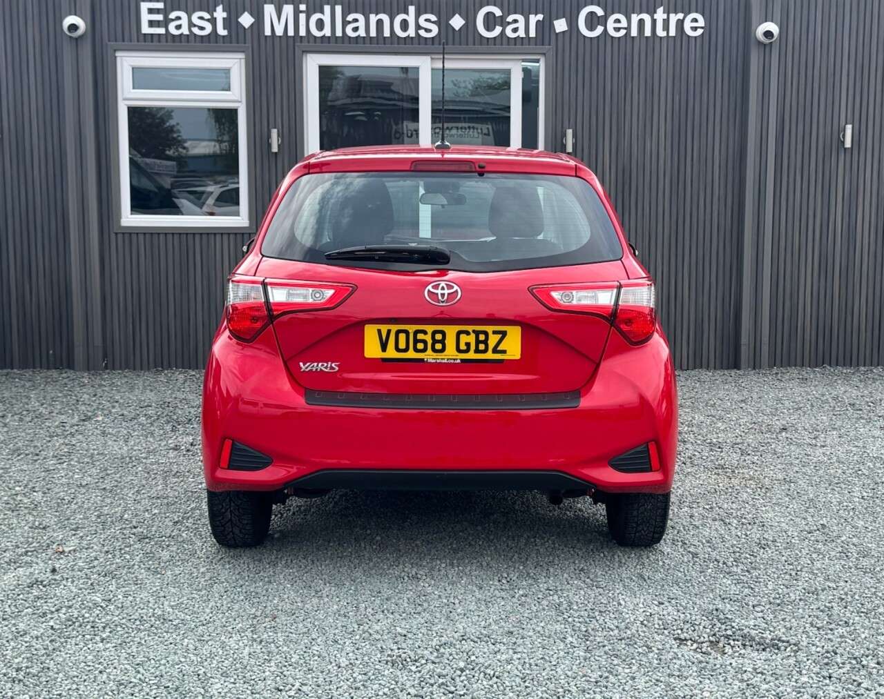 A 2018 TOYOTA YARIS 1.5 VVT-i Icon Tech Hatchback 5dr Petrol Manual Euro 6 (111 ps) A 2018 TOYOTA YARIS 1.5 VVT-i Icon Tech Hatchback 5dr Petrol Manual Euro 6 (111 ps)