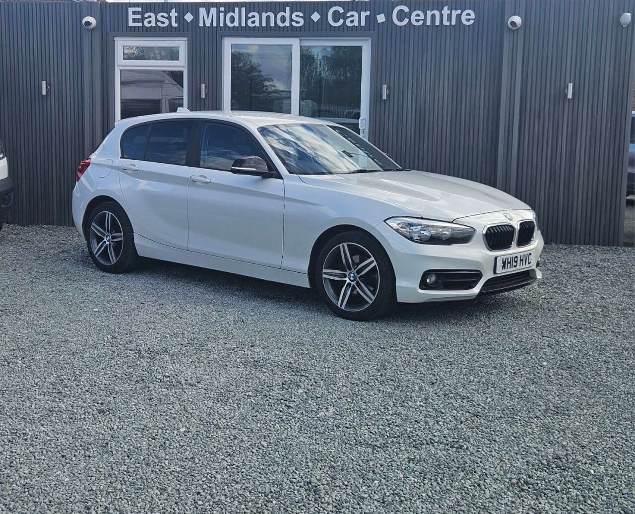 A 2019 BMW 1 SERIES 1.5 118i Sport Hatchback 5dr Petrol Manual Euro 6 (s/s) (136 ps) A 2019 BMW 1 SERIES 1.5 118i Sport Hatchback 5dr Petrol Manual Euro 6 (s/s) (136 ps)