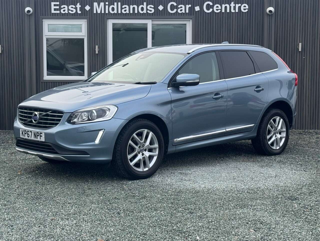 2017 VOLVO XC60 2017 VOLVO XC60