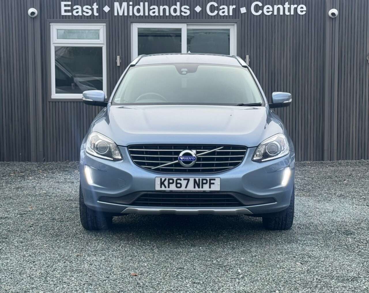2017 VOLVO XC60 2017 VOLVO XC60