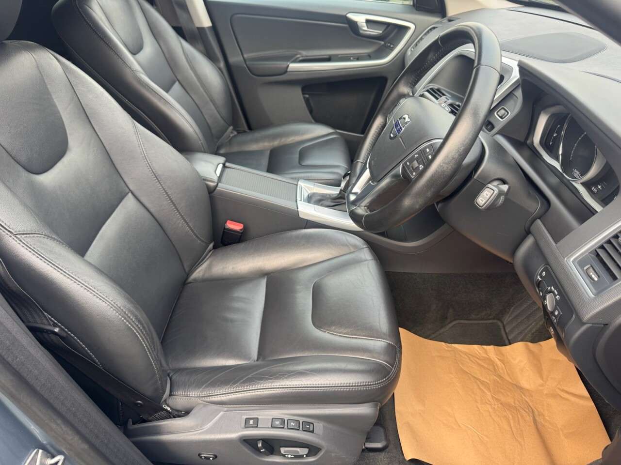 2017 VOLVO XC60 2017 VOLVO XC60