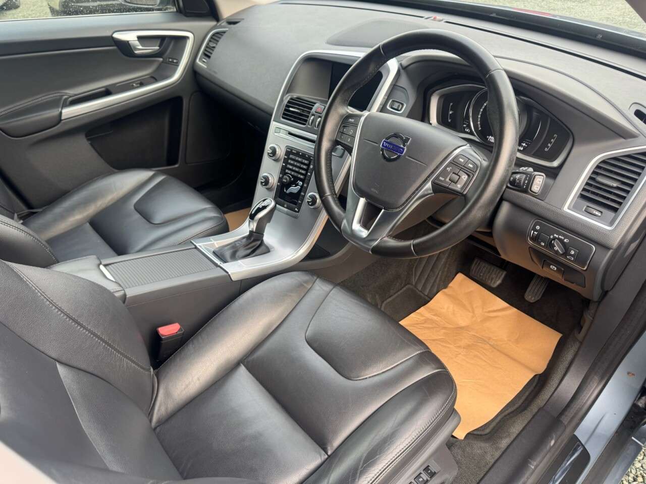 2017 VOLVO XC60 2017 VOLVO XC60