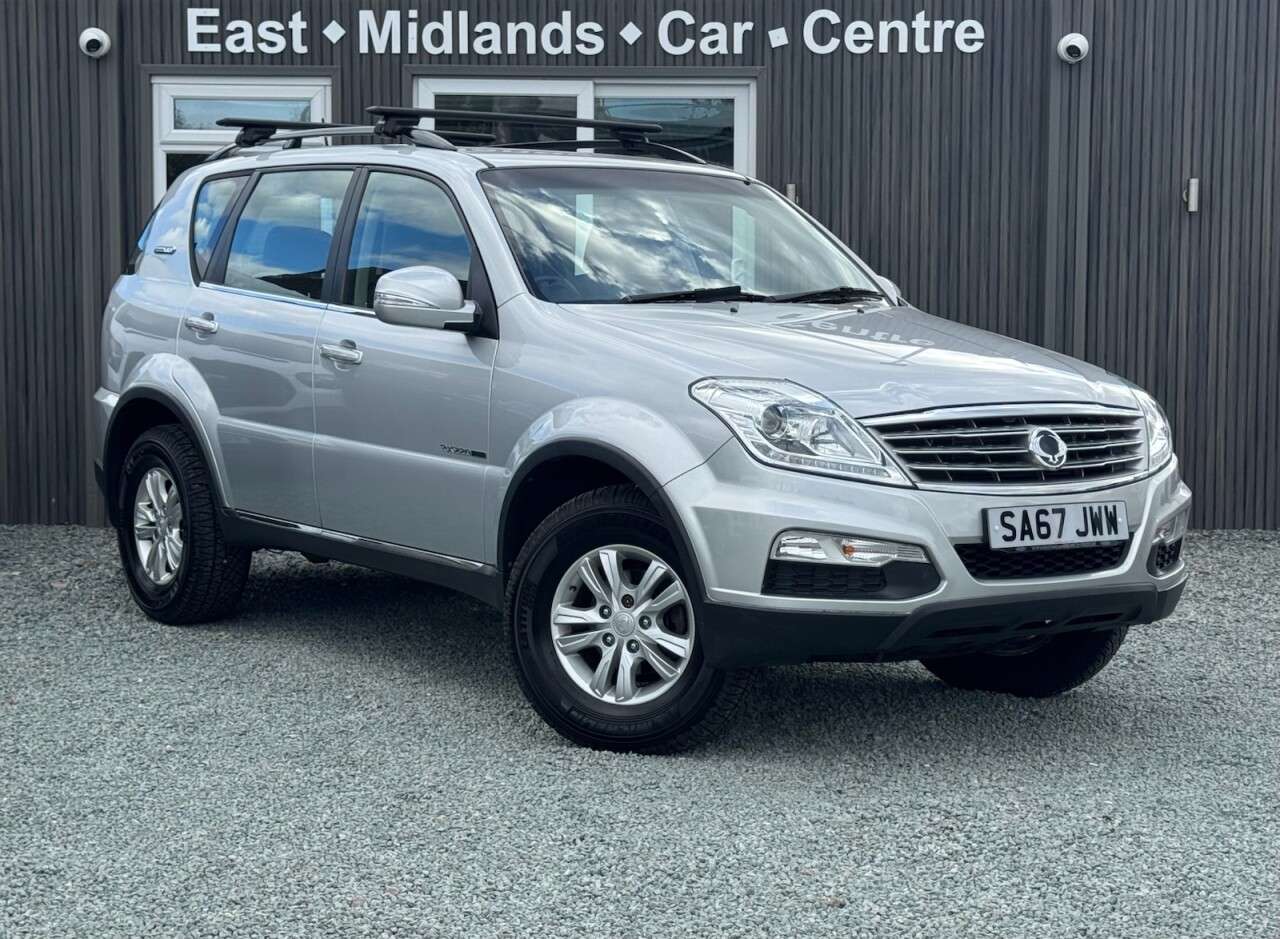 A 2017 SSANGYONG REXTON 2.2D SE SUV 5dr Diesel T-Tronic 4WD Euro 6 (178 ps) A 2017 SSANGYONG REXTON 2.2D SE SUV 5dr Diesel T-Tronic 4WD Euro 6 (178 ps)