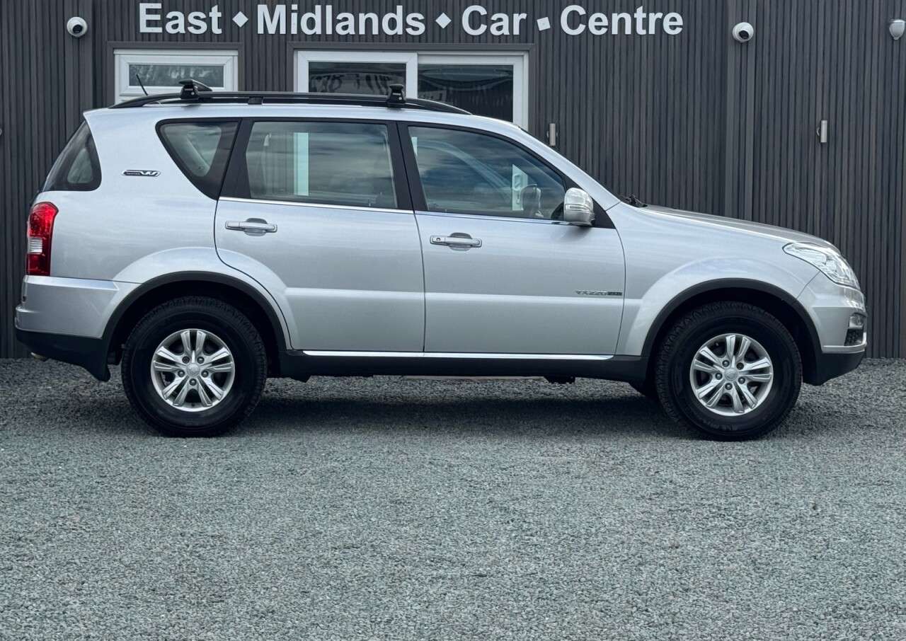 A 2017 SSANGYONG REXTON 2.2D SE SUV 5dr Diesel T-Tronic 4WD Euro 6 (178 ps) A 2017 SSANGYONG REXTON 2.2D SE SUV 5dr Diesel T-Tronic 4WD Euro 6 (178 ps)