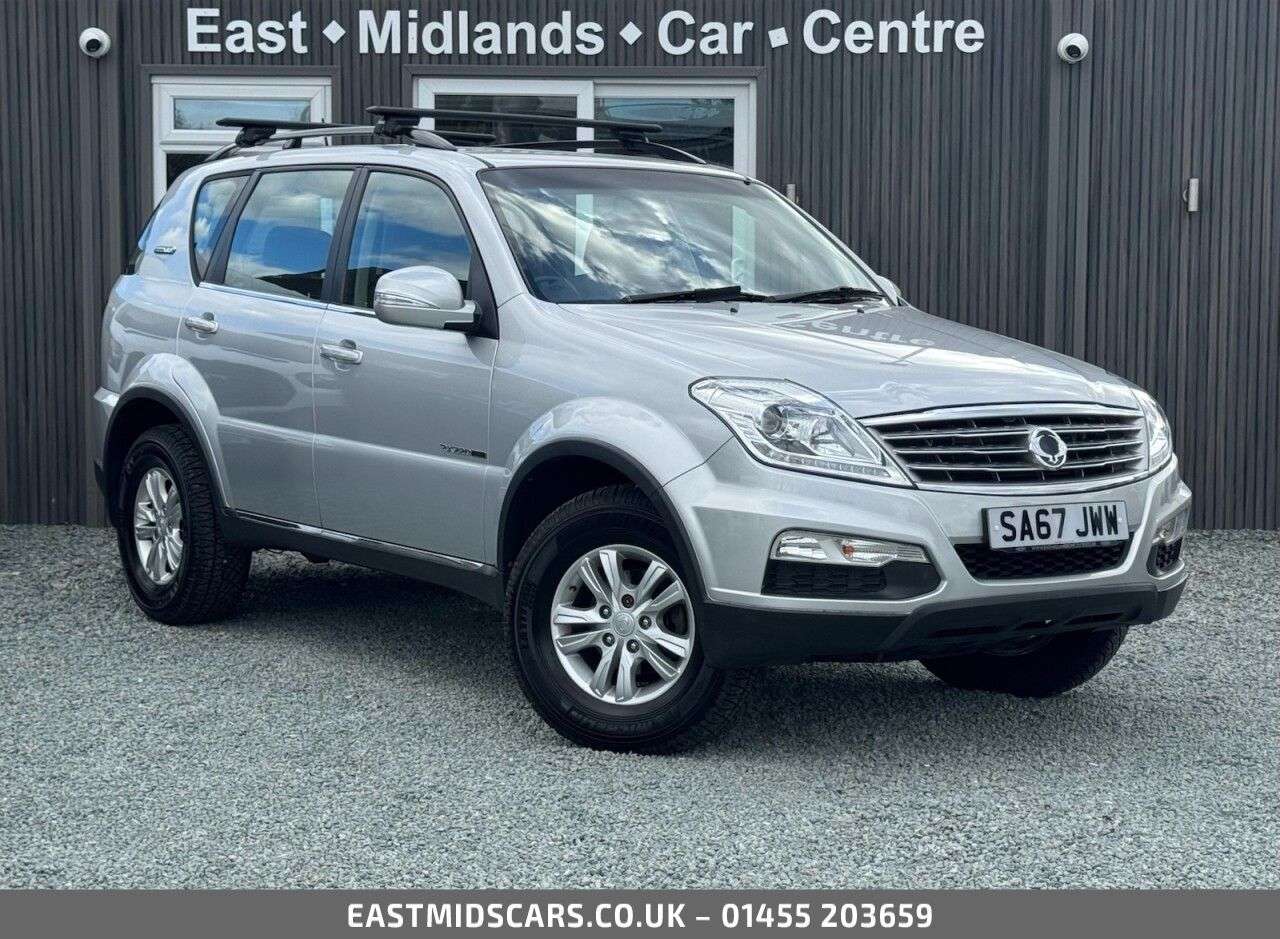 A 2017 SSANGYONG REXTON 2.2D SE SUV 5dr Diesel T-Tronic 4WD Euro 6 (178 ps) A 2017 SSANGYONG REXTON 2.2D SE SUV 5dr Diesel T-Tronic 4WD Euro 6 (178 ps)