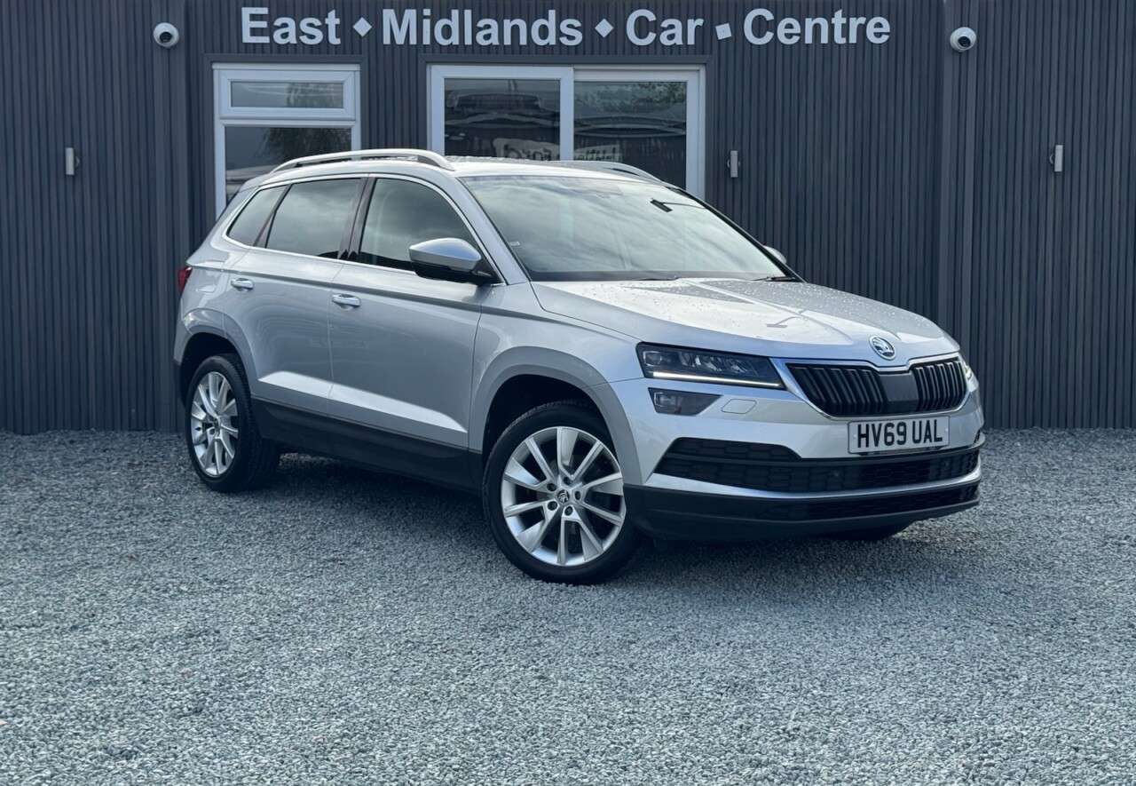 A 2019 SKODA KAROQ 1.6 TDI SE L SUV 5dr Diesel DSG Euro 6 (s/s) (115 ps) A 2019 SKODA KAROQ 1.6 TDI SE L SUV 5dr Diesel DSG Euro 6 (s/s) (115 ps)
