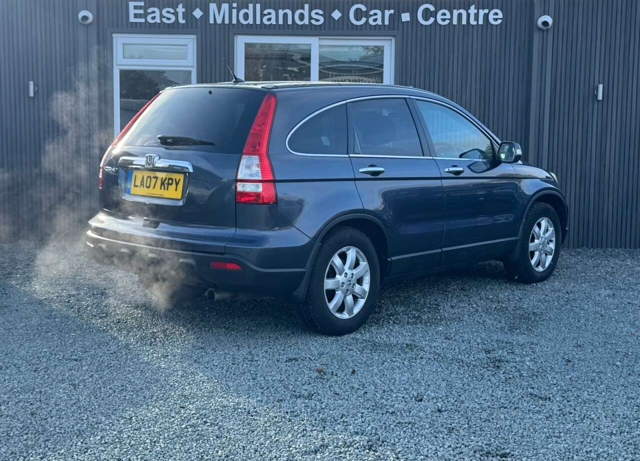 A 2007 HONDA CR-V 2.0 i-VTEC ES SUV 5dr Petrol Manual (192 g/km, 148 bhp) A 2007 HONDA CR-V 2.0 i-VTEC ES SUV 5dr Petrol Manual (192 g/km, 148 bhp)