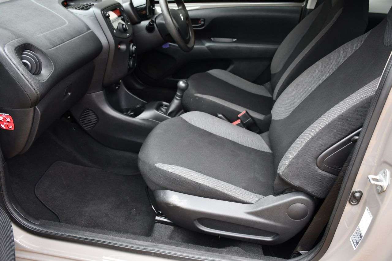 A 2014 CITROEN C1 1.0 TOUCH 3d 68 BHP A 2014 CITROEN C1 1.0 TOUCH 3d 68 BHP