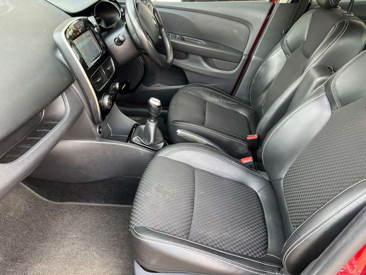 2018 RENAULT CLIO 2018 RENAULT CLIO