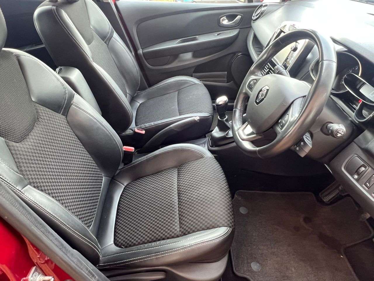 2018 RENAULT CLIO 2018 RENAULT CLIO