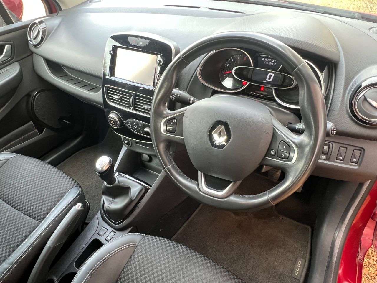 2018 RENAULT CLIO 2018 RENAULT CLIO