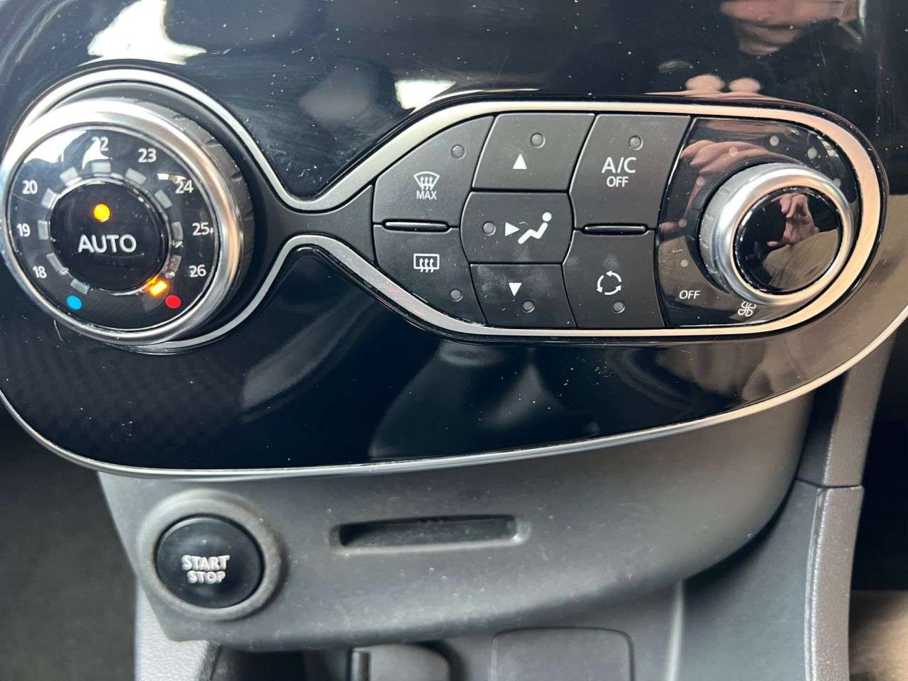 2018 RENAULT CLIO 2018 RENAULT CLIO