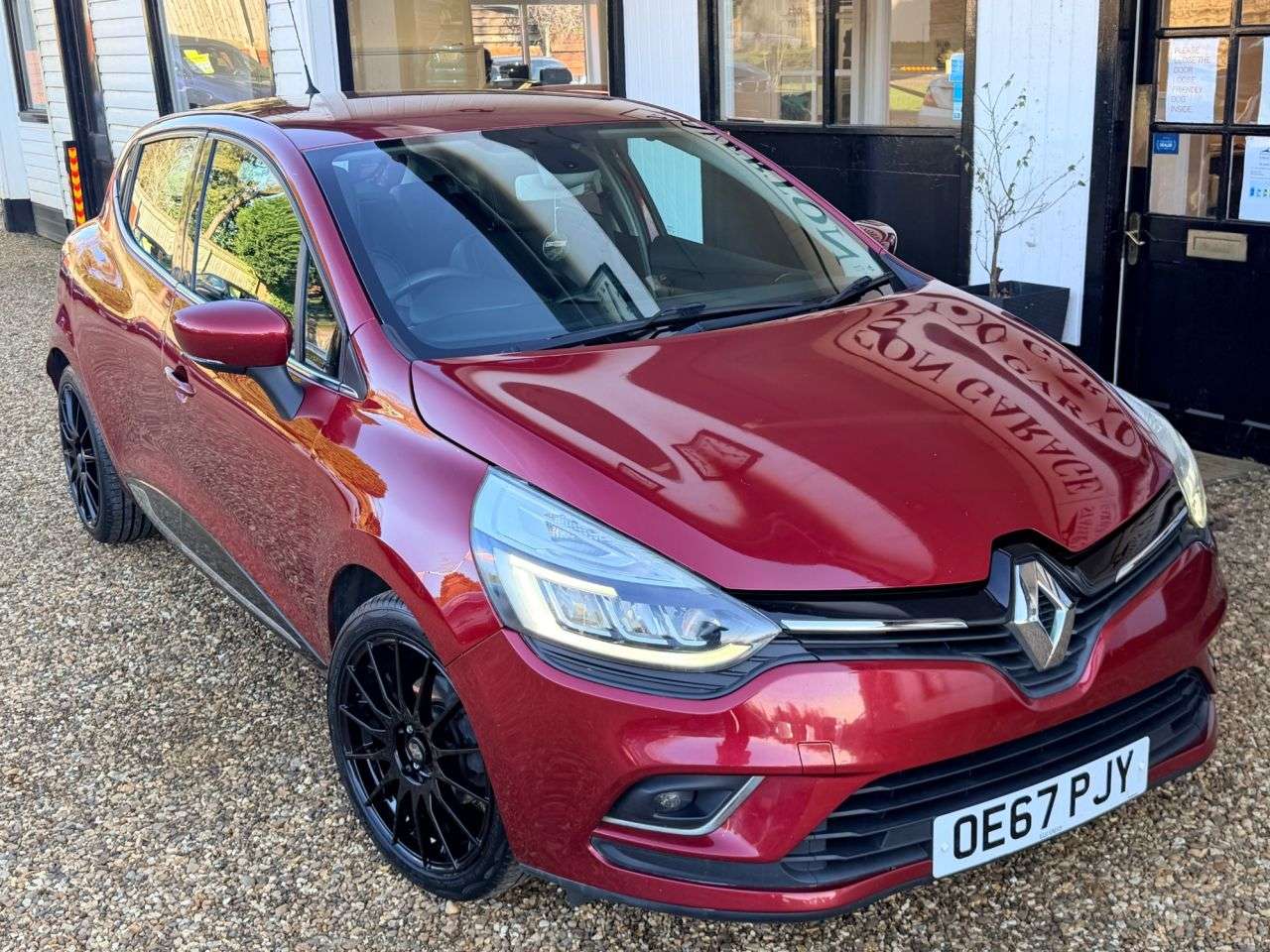 A 2018 RENAULT CLIO 1.5 dCi Dynamique S Nav Hatchback 5dr Diesel Manual Euro 6 (s/s) (90 ps) A 2018 RENAULT CLIO 1.5 dCi Dynamique S Nav Hatchback 5dr Diesel Manual Euro 6 (s/s) (90 ps)