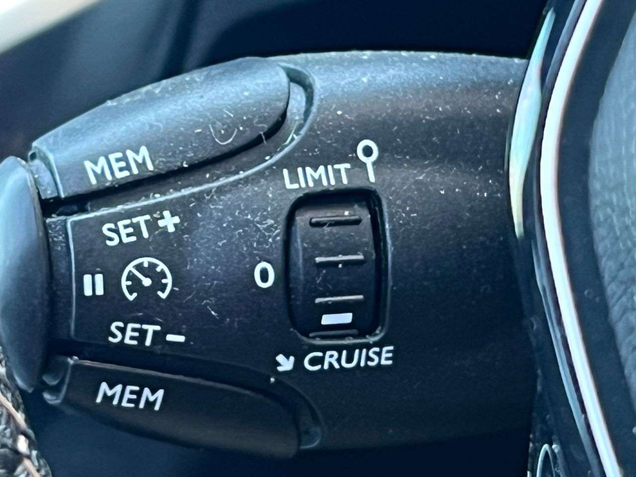 2020 PEUGEOT 3008 2020 PEUGEOT 3008