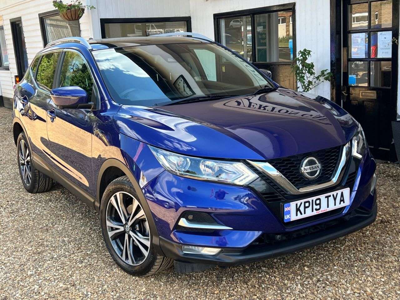 A 2019 NISSAN QASHQAI 1.5 dCi N-Connecta SUV 5dr Diesel DCT Auto Euro 6 (s/s) (115 ps) A 2019 NISSAN QASHQAI 1.5 dCi N-Connecta SUV 5dr Diesel DCT Auto Euro 6 (s/s) (115 ps)