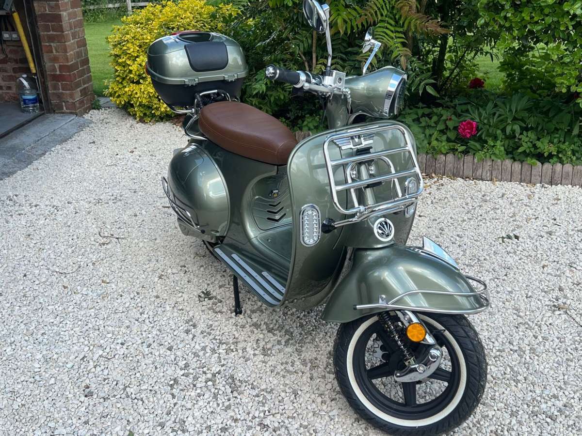 Check out this Velo Ev 3000 2023 Electric Automatic