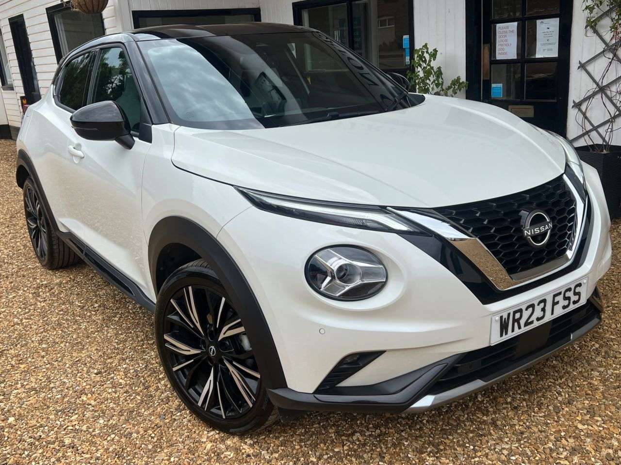 A 2023 NISSAN JUKE 1.0 DIG-T Tekna+ SUV 5dr Petrol DCT Auto Euro 6 (s/s) (117 ps) A 2023 NISSAN JUKE 1.0 DIG-T Tekna+ SUV 5dr Petrol DCT Auto Euro 6 (s/s) (117 ps)