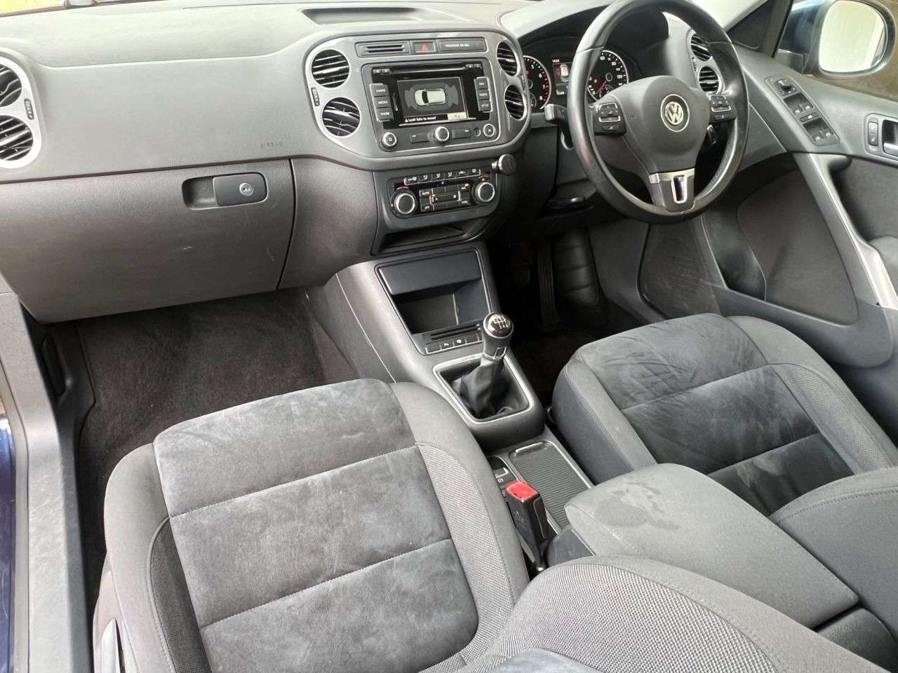 A 2015 VOLKSWAGEN TIGUAN 1.4 TSI Match SUV 5dr Petrol Manual 4WD Euro 5 (160 ps) A 2015 VOLKSWAGEN TIGUAN 1.4 TSI Match SUV 5dr Petrol Manual 4WD Euro 5 (160 ps)